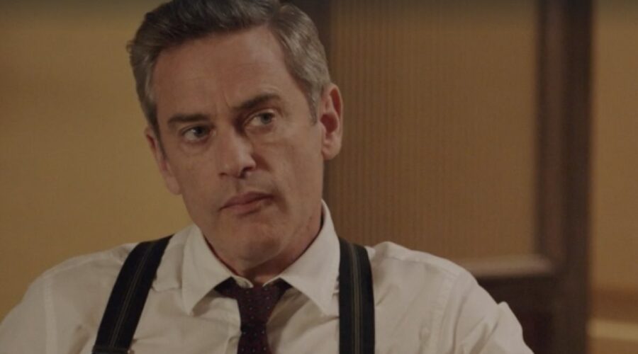 Massimo Poggio (Ezio Colombo) in una scena della puntata 56 de