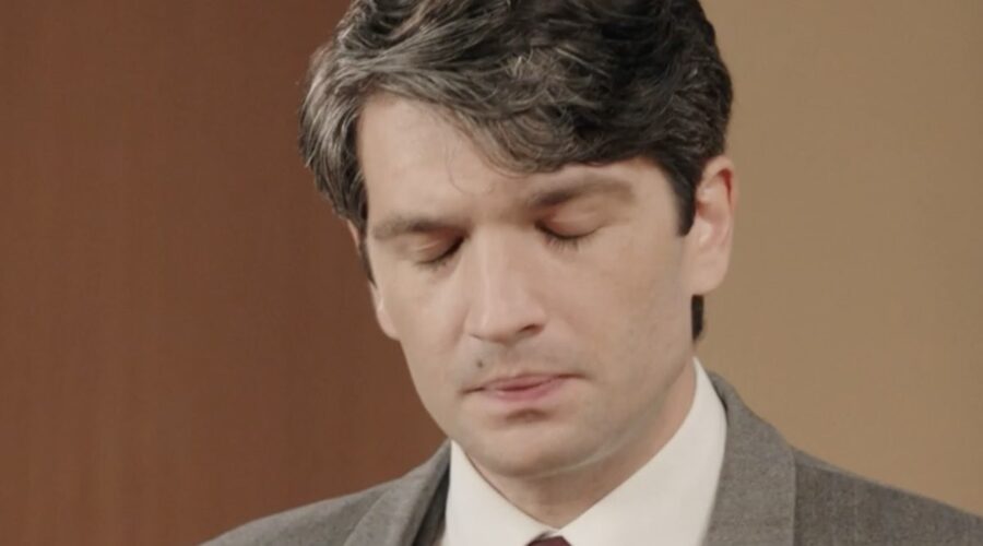 Filippo Scarafia (Roberto Landi) in una scena nella puntata 68 de