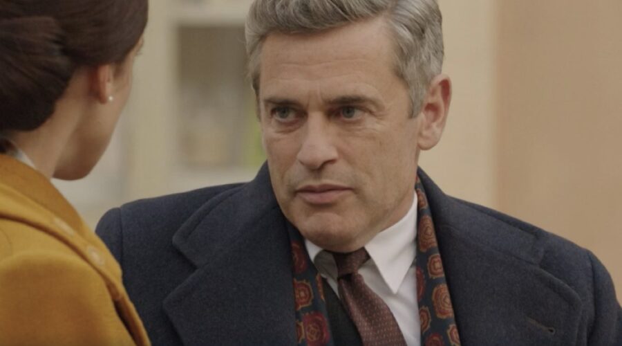 Massimo Poggio (Ezio Colombo) in una scena della puntata 59 de