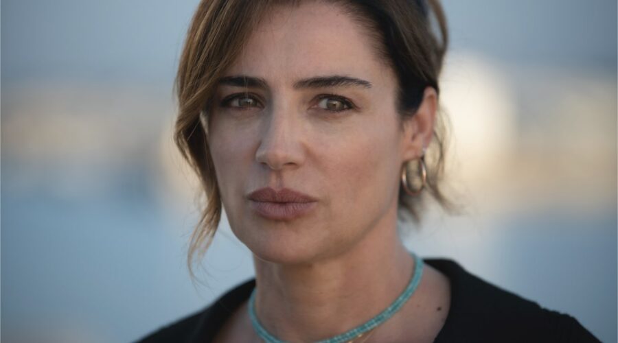 Luisa Ranieri (Lolita Lobosco) in una scena di