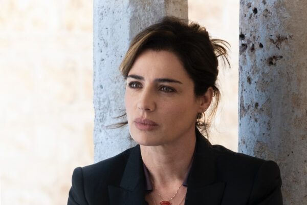 Luisa Ranieri (Lolita Lobosco) in una scena di