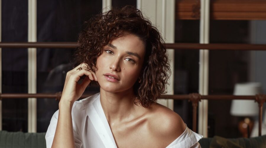 Débora Nascimento (Miranda) in “Sguardo Indiscreto”. Credits: Julia Rodrigues/Netflix.