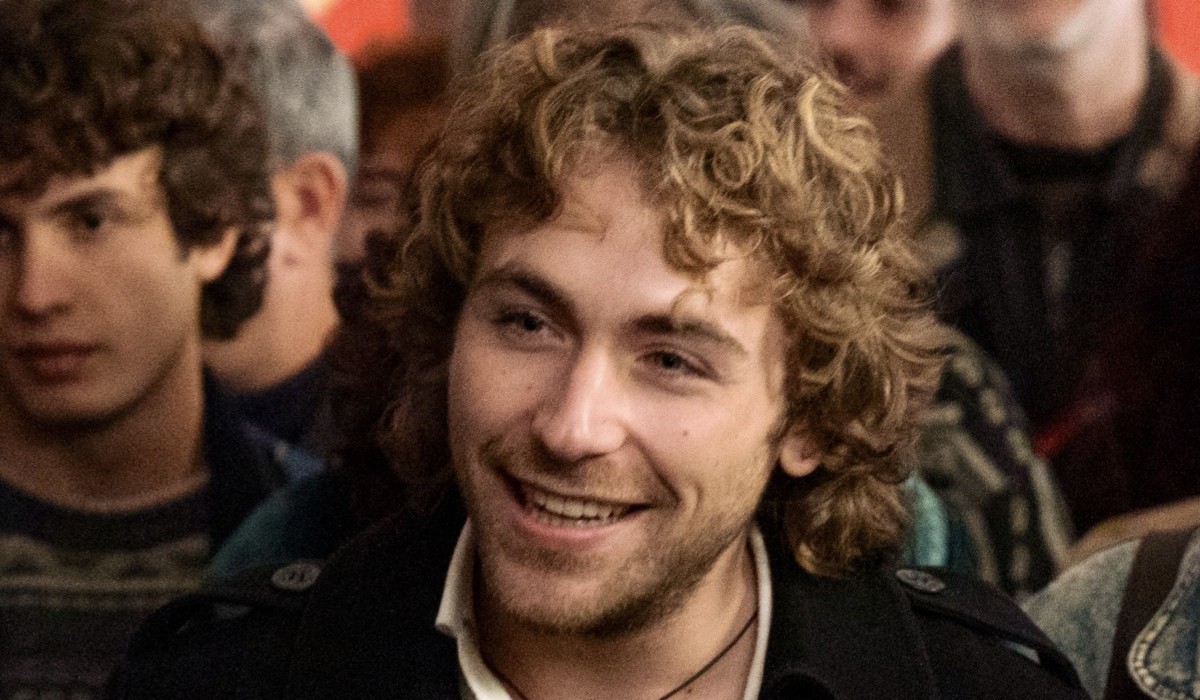 Giuseppe Buselli (Roberto) In La Vita Bugiarda Degli Adulti Credits Netflix