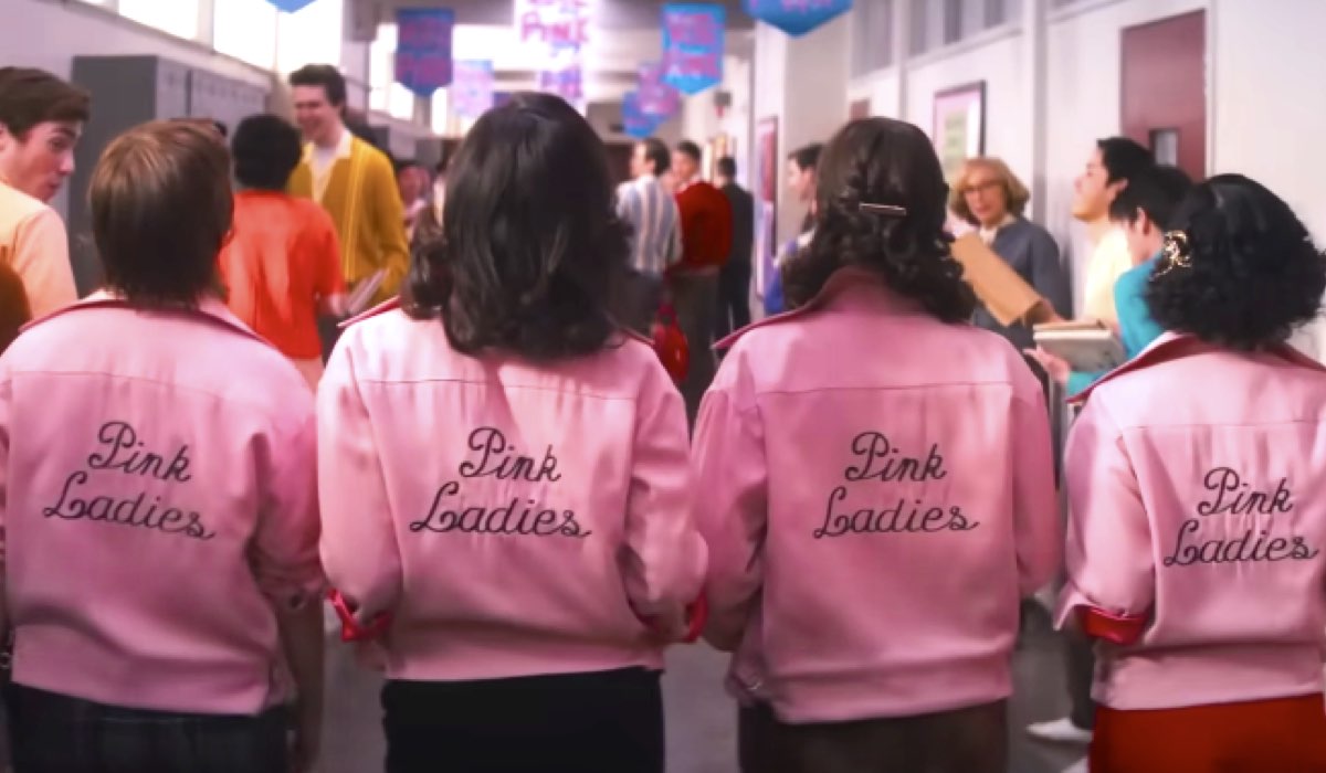 Fotogramma dal trailer di “Grease: Rise of the Pink Ladies”. Credits: Paramount+/YouTube.