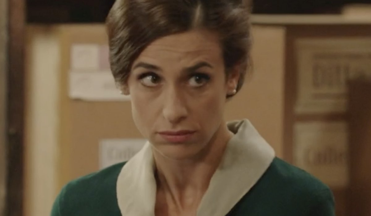 Lara Komar (Gloria Moreau) in una scena della puntata 55 de 