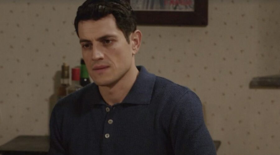 Emanuel Caserio (Salvatore Amato) in una scena della puntata 77 de 