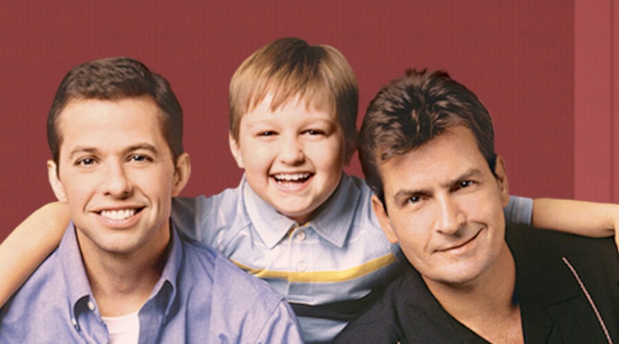 Immagine Di Copertina Due Uomini E Mezzo Credits Prime Video