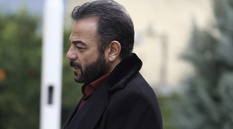 Kerem Alisik (Fekeli) in una scena di