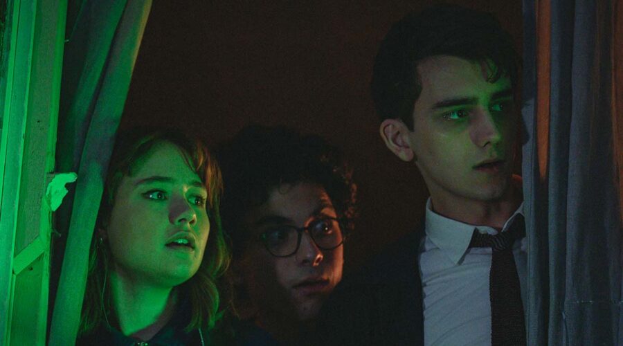 Ruby Stokes, Ali Hadji-Heshmati e Cameron Chapman in