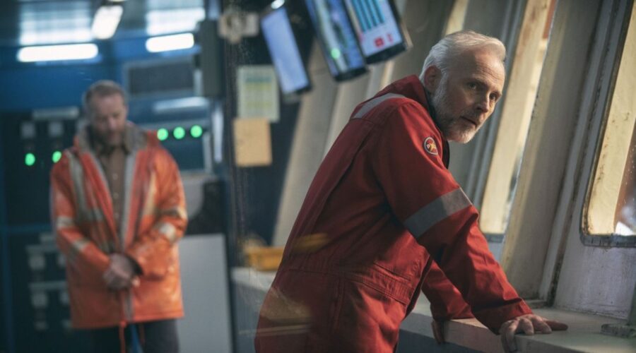 Mark Bonnar in una scena di 