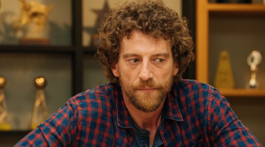 Maurizio Lastrico interpreta Gabriele in 