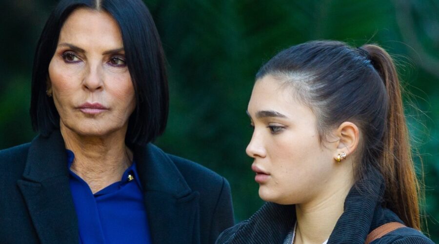 Da sinistra: Nina Soldano e Fabiola Balestriere in una scena di 