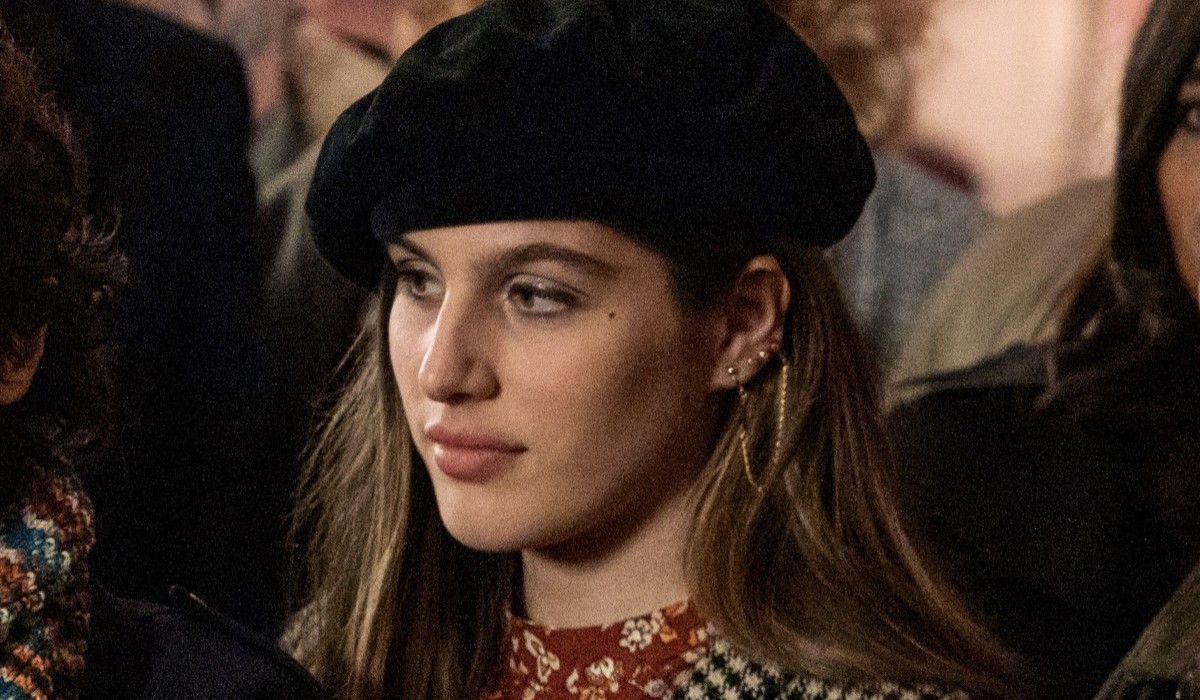 Rossella Gamba (Angela) In La Vita Bugiarda Degli Adulti Credits Netflix