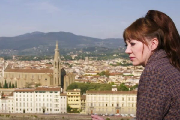 Screenshot di Diane Morgan nel trailer di 