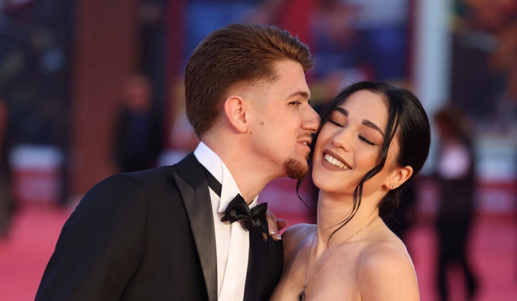 Coppie-vere,-storie-vere!.shtml?item= Mare Fuori: coppie vere e nella serie tv