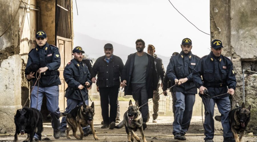 Da sinistra: Antonio Milo e Francesco Arca in una scena di 