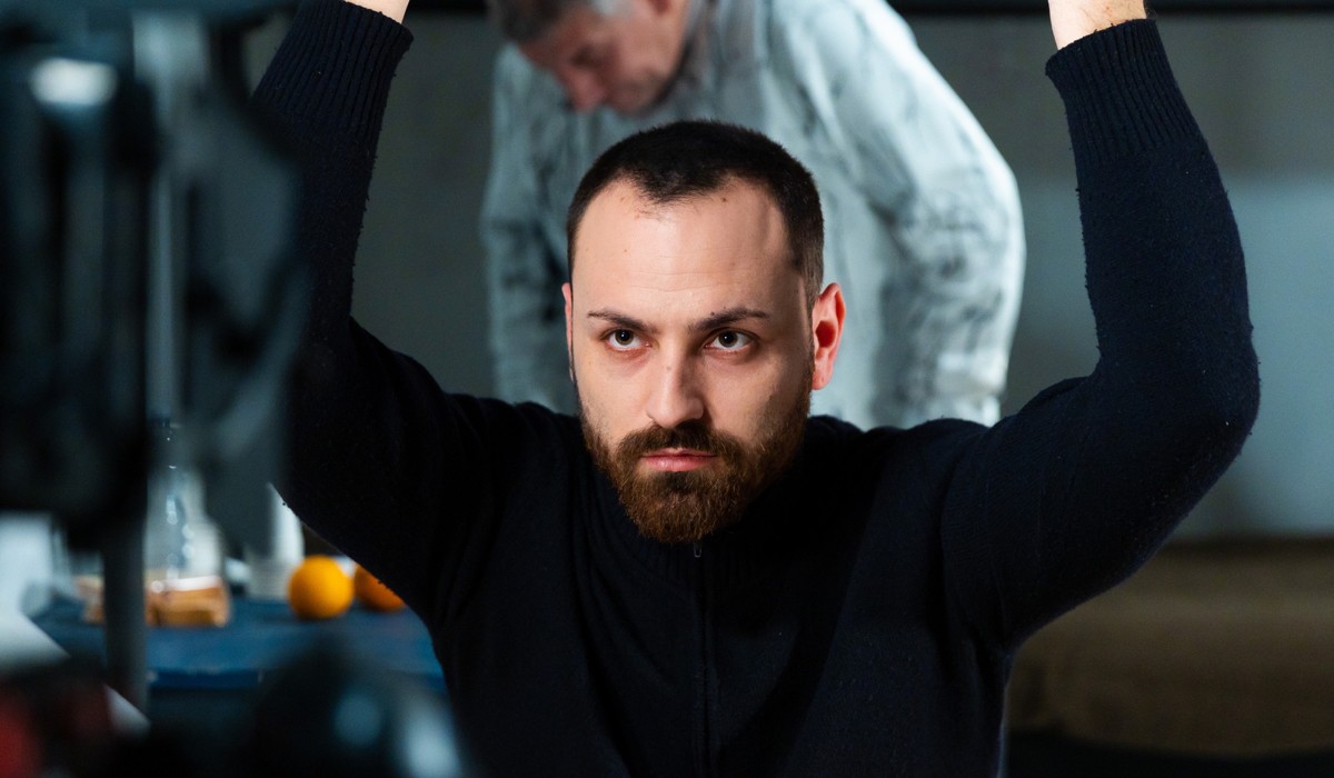 Gianluca Pugliese in una scena di