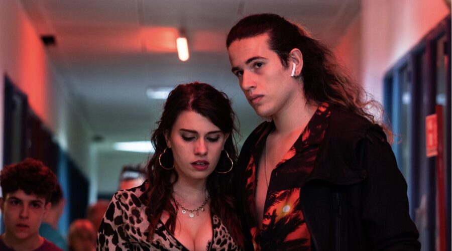 Da sinistra: Giovanna Sannino (Carmela) e Francesco Panarello (Cucciolo) in una scena di 