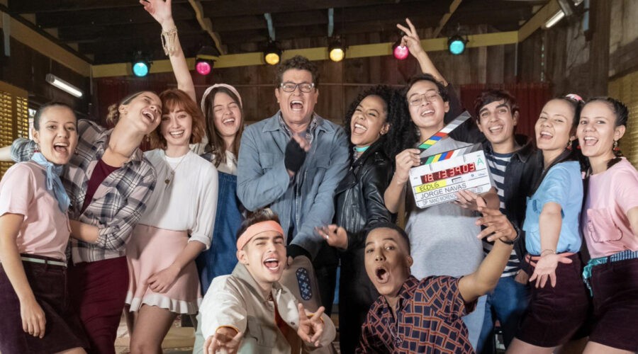 Il Cast Di El Club De Los Graves Credits Disney Plus