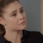 Elvira Camarrone (Clara Boscolo) in una scena della puntata 99 de 