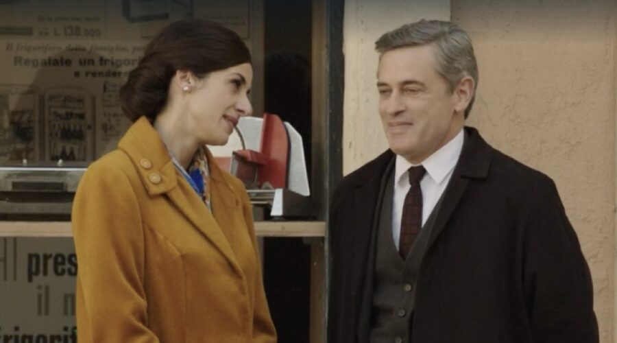 Da sinistra: Lara Komar (Gloria Moreau) e Massimo Poggio (Ezio Colombo) in una scena della puntata 96 de