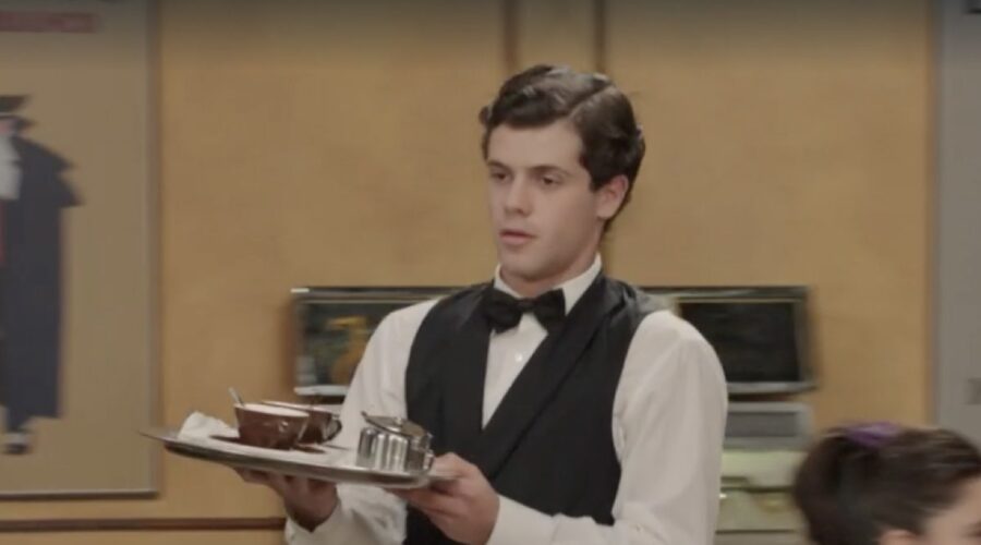 Christian Roberto (Francesco Rizzo) in una scena della puntata 99 de 