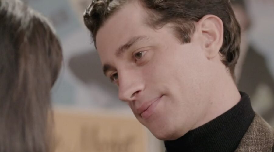 Moisè Curia (Marco Di Sant'Erasmo) in una scena della puntata 44 de