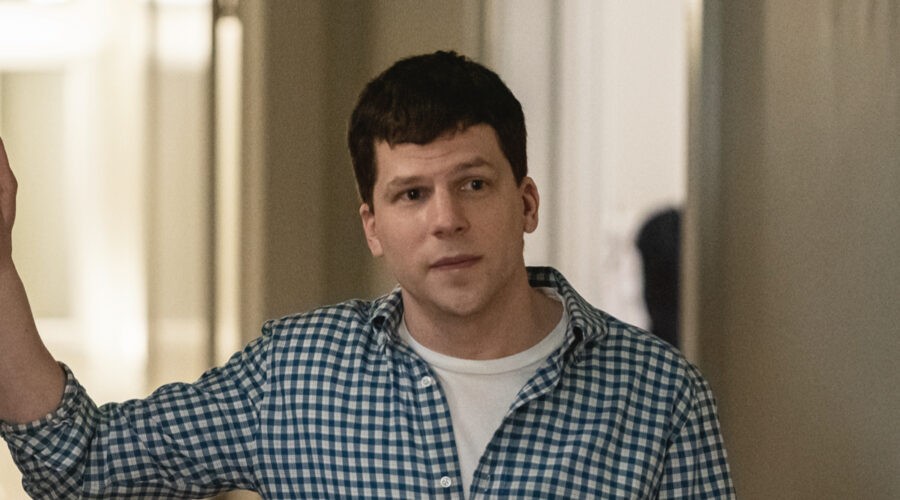 Jesse Eisenberg In Fleishman A Pezzi Credits Disney Plus