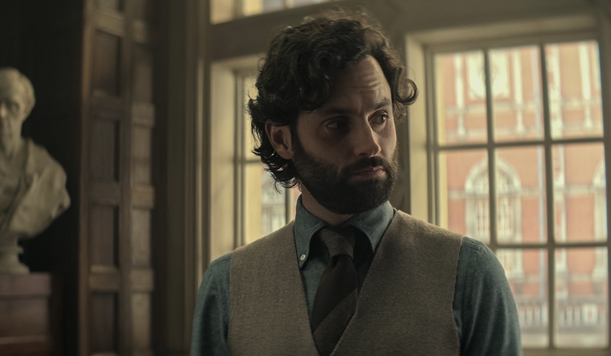 Joe Goldberg (interpretato da Penn Badgley) in una scena della quarta stagione di “You”. Credits: Courtesy of Netflix.