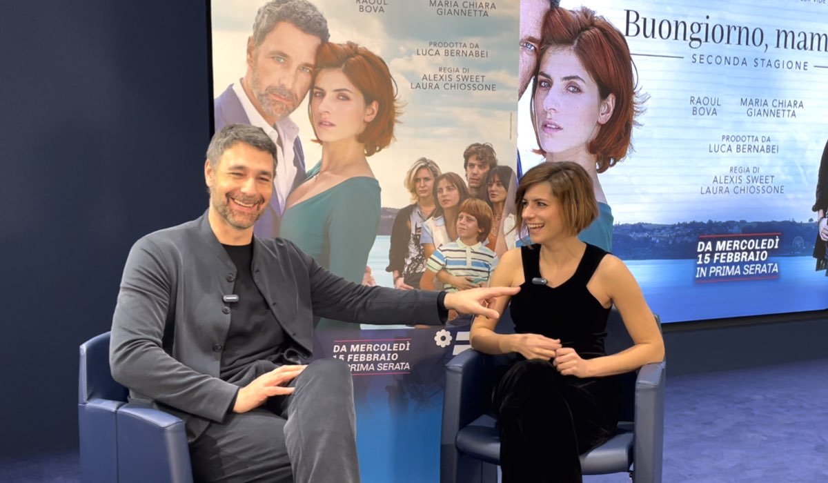 Da sinistra: Raoul Bova e Maria Chiara Giannetta nell'intervista per la seconda stagione di “Buongiorno, Mamma!”. Credits: Tvserial.it