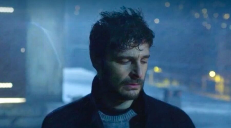 Screenshot di Lino Guanciale (Cagliostro) nella scena finale de