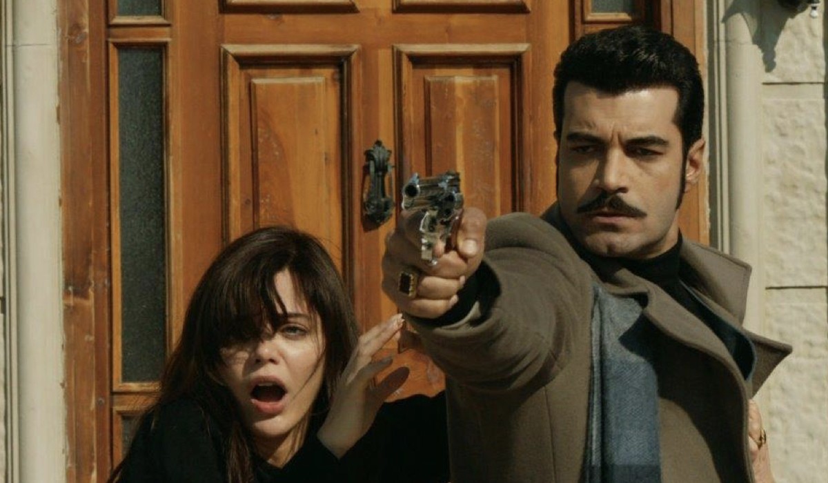 Da sinistra: Hilal Altinbilek (Züleyha) e Murat Ünalmis (Demir) in una scena di 