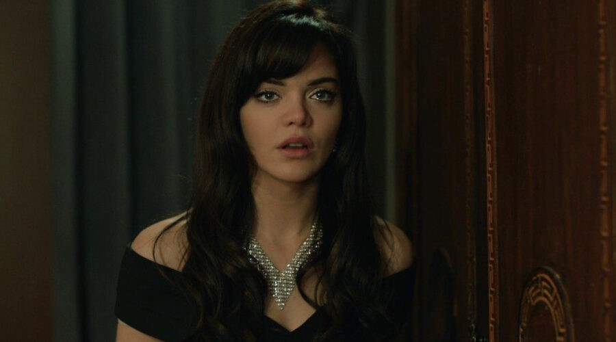 Hilal Altinbilek (Züleyha) in una scena di 