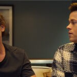 Da sinistra: Rob Lowe e John Owen Lowe in una scena di 
