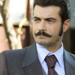 Murat Ünalmis (Demir) in una scena di 