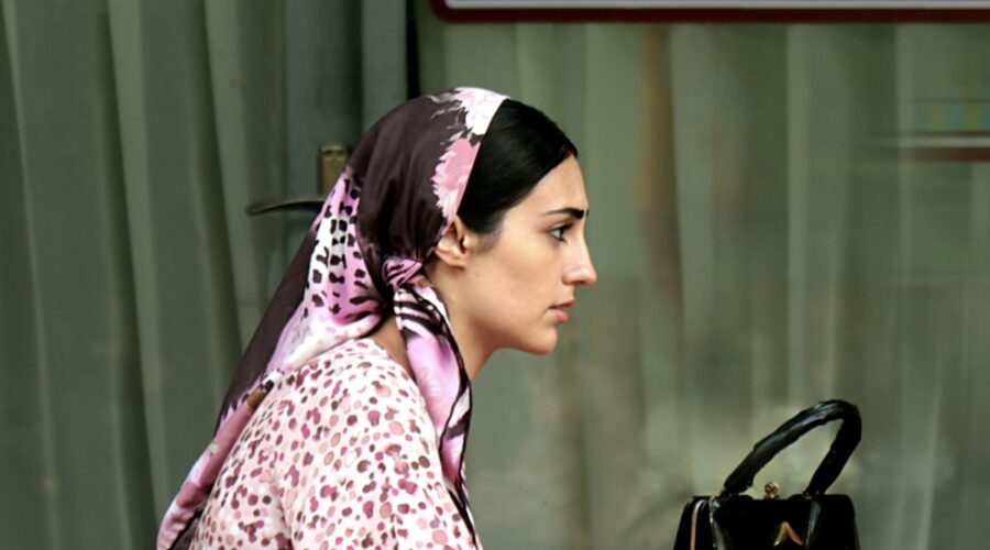 Selin Genç (Gulten) in una scena di “Terra Amara”. Credits: RTI Mediaset.