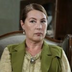 Vahide Perçin (Hünkar) in una scena di 