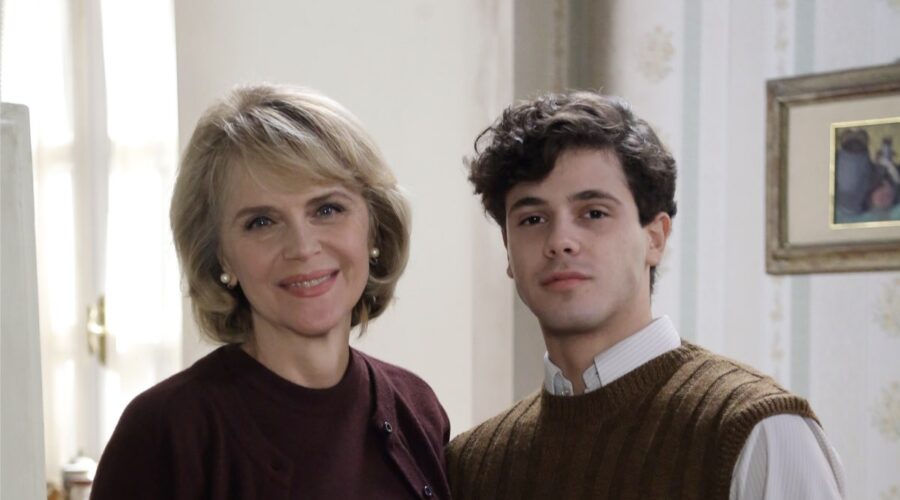 Da sinistra: Valentina Tomada (Palma Rizzo) e Christian Roberto (Francesco Rizzo) in un posato per 