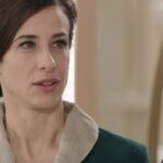 Lara Komar (Gloria Moreau) in una scena della puntata 110 de 