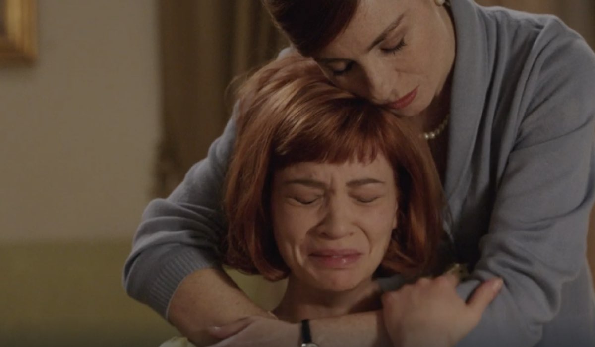 Da sinistra: Gaia Bavaro (Gemma Zanatta) e Valentina Bartolo (Veronica Zanatta) in una scena della puntata 115 de 