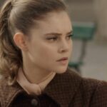 Elvira Camarrone (Clara Boscolo) in una scena della puntata 122 de 