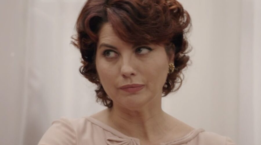 Vanessa Gravina (Adelaide Di Sant'Erasmo) in una scena della puntata 128 de 