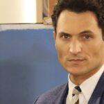 Alessandro Tersigni (Vittorio Conti) in un posato per 