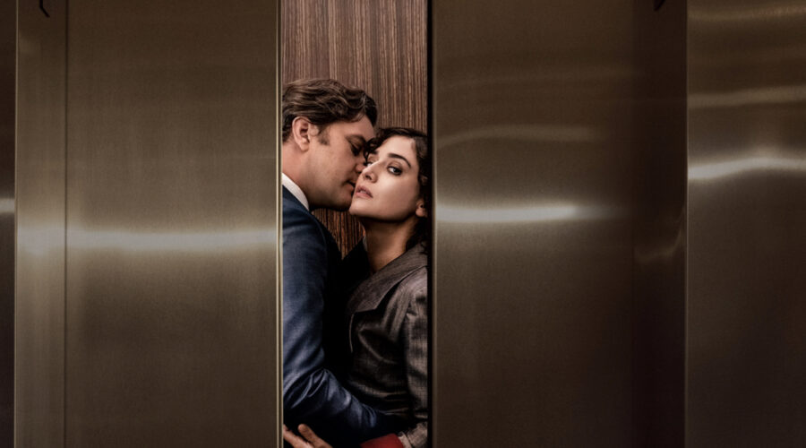 Key Art Attrazione Fatale Credits Paramount Plus