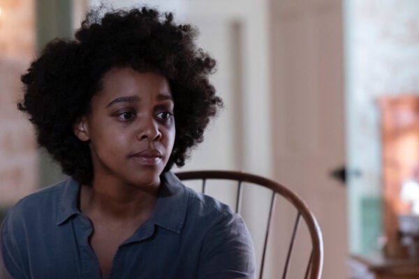 Mallori Johnson interpreta Dana James in 