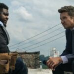 Da sinistra: Tobi Bamtefa e Jeremy Renner in una scena di “Mayor of Kingstown 2”. Credits: Paramount+.