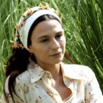 Selin Yeninci (Saniye) in una scena di 
