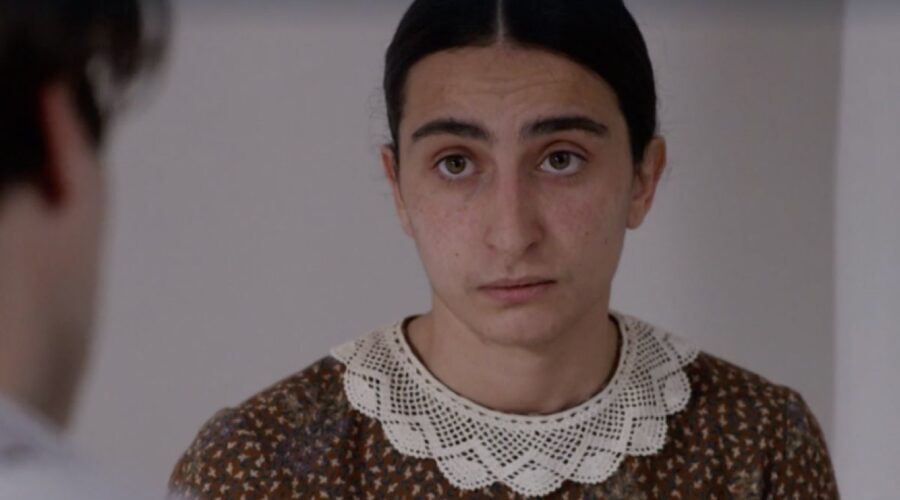 Screenshot Veronica D'Elia in una scena De 