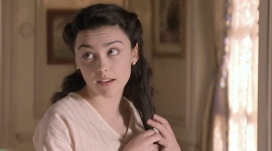 Carla Díaz (Elisa Silva Torrealba) in una scena della puntata 11 di 