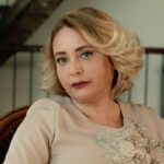 Sibel Taşçıoğlu interpreta Sermin in una scena di “Terra Amara”. Credits: Cattura schermo/Mediaset Infinity.